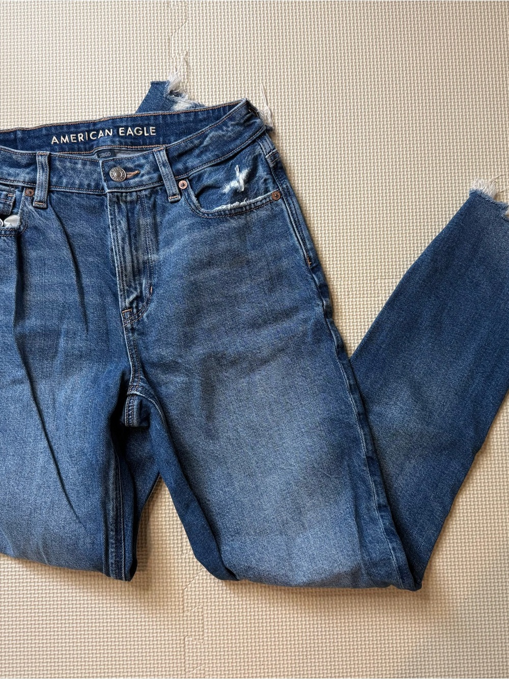 American Eagle Outfitters High-Rise Medium Blue Women's Jeans